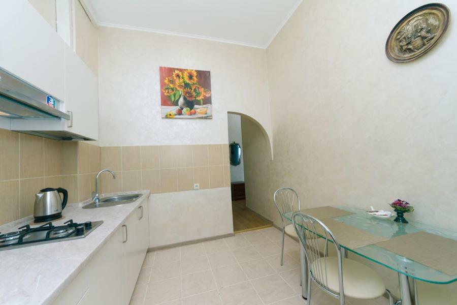 Apartment On Saksahanskoho Street Kiev Dış mekan fotoğraf