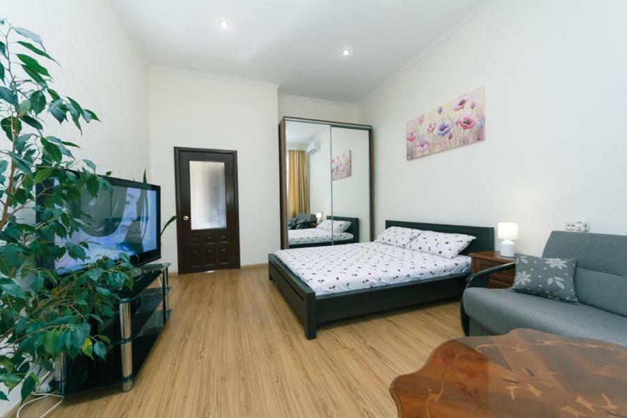 Apartment On Saksahanskoho Street Kiev Dış mekan fotoğraf